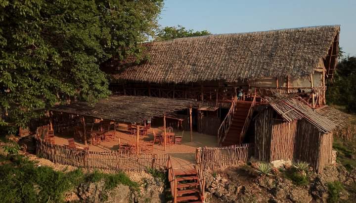 Estuary Beach Restaurant & Bar-4